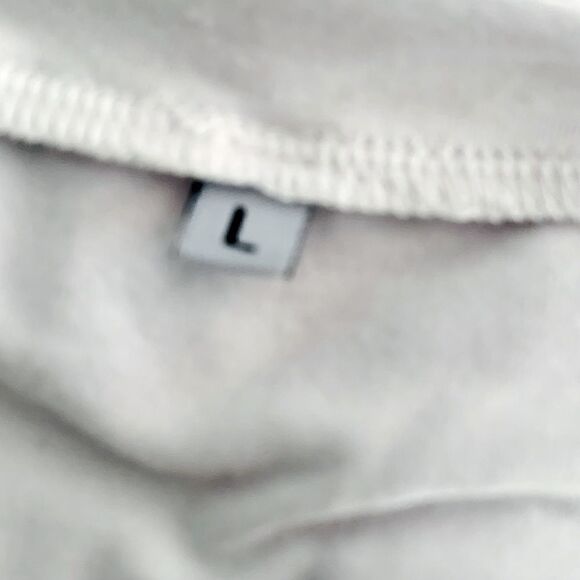 Old Navy 2 BUNDLE Burgundy & White V-Neck Short Sleeve T-shirts Size Large - Picture 8 of 9